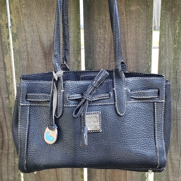 Dooney & Bourke Handbags - Dooney & Bourke black leather tote